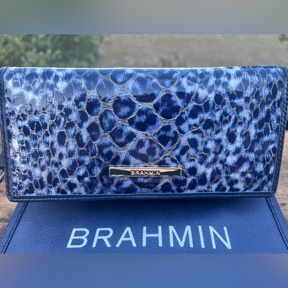 NWT Brahmin Ady in NAVY MEADOWPORT Wallet